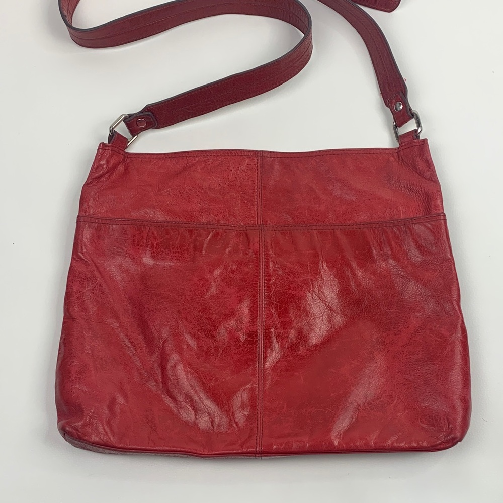 HOBO Red Leather Shoulder Messenger Bag Zip close Pattern inside Adjustable